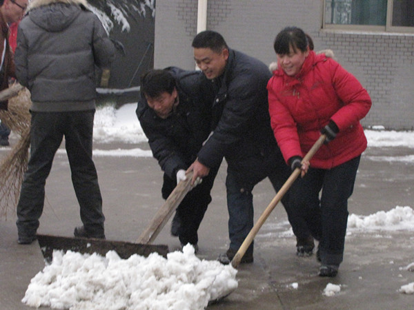 瑞雪中的山東迅達康